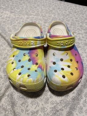 CROCS bursting Tie-Dye